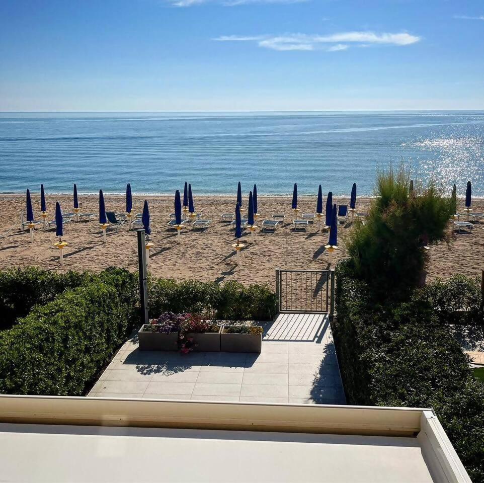 Casamare Una Casa Sulla Spiaggia Nelle Marche Villa Porto Potenza Picena Exterior foto